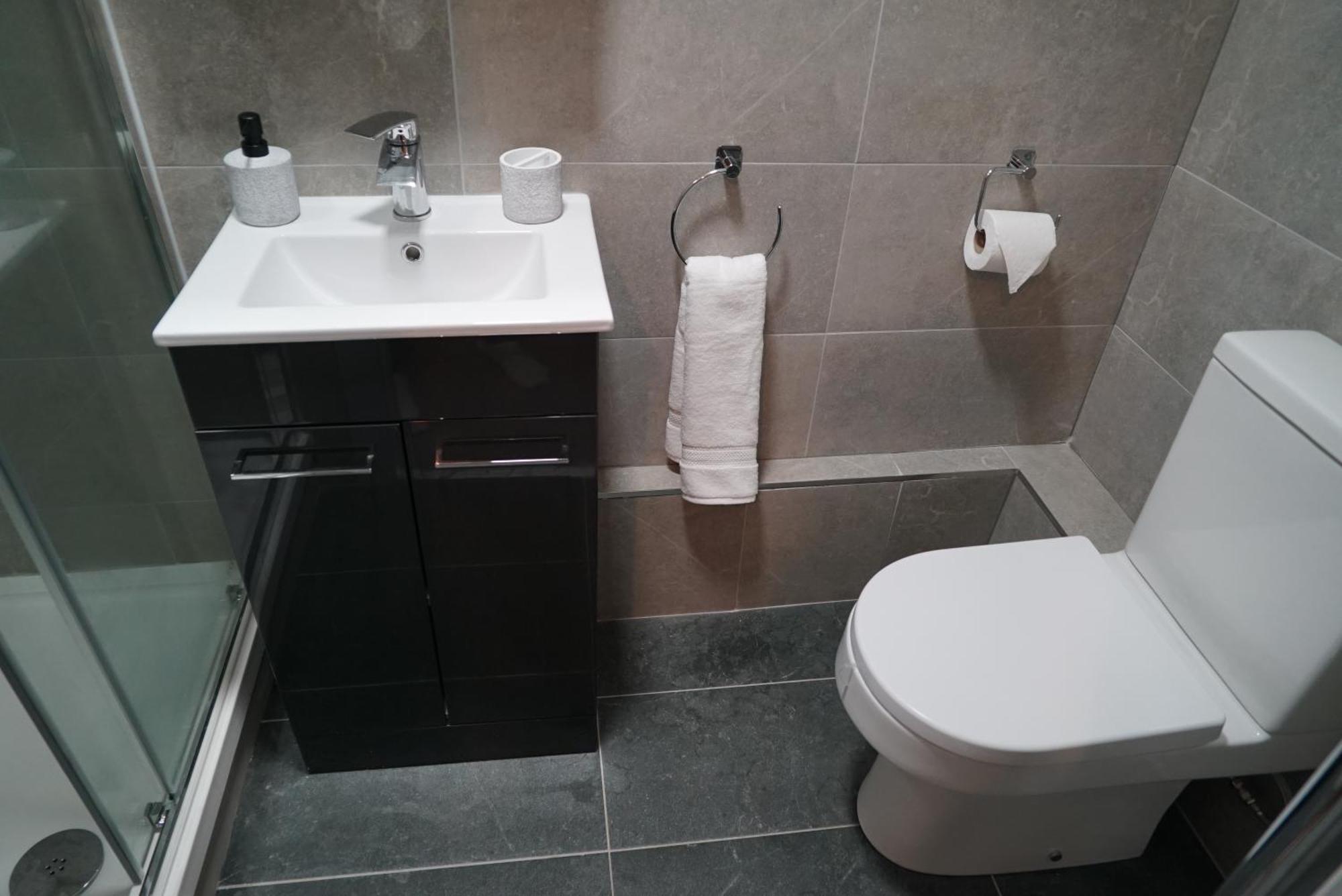 1 & 2 Bed Apartments - Desborough, Kettering, Family, Wifi, Parking Exterior foto